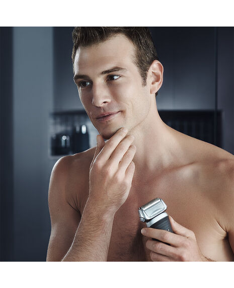 Series 7 Electric Foil Shaver Black